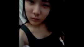 วัยรุ่นหุ่นสวยน่าเย็ดขึ้นขย่มเย็ดควยให้แฟนหนุ่มแล้วดูดควยให้จนน้ำแตก