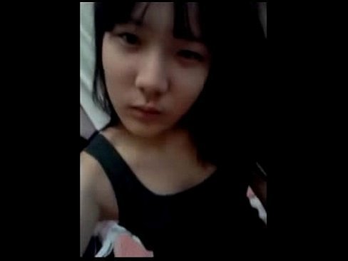 วัยรุ่นหุ่นสวยน่าเย็ดขึ้นขย่มเย็ดควยให้แฟนหนุ่มแล้วดูดควยให้จนน้ำแตก